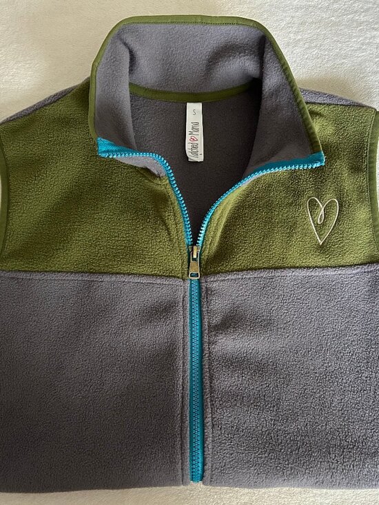 Latched Mama Jackets & Blazers - NWT Latched Mama Colorblock Fleece Vest Full Zip Green Gray Size Small